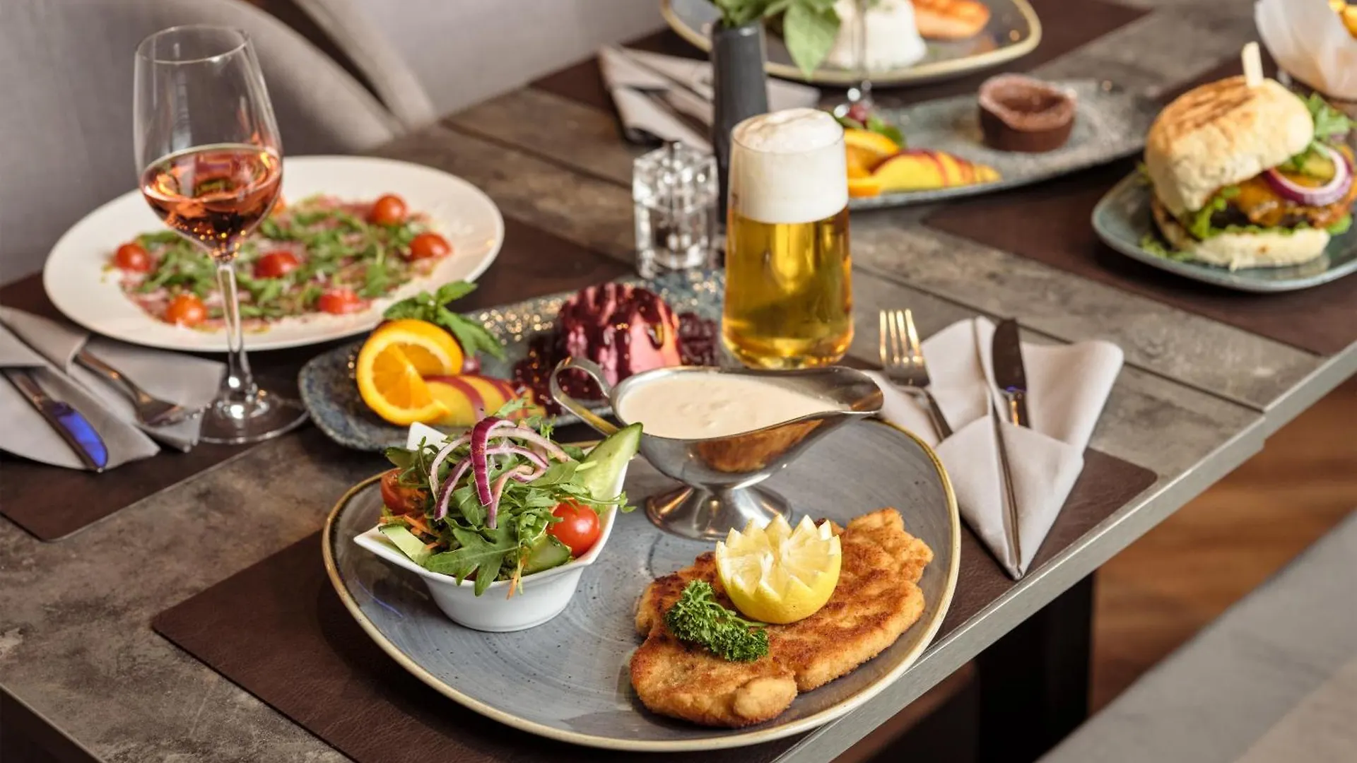 Leonardo Hotel Hamburg Elbbruecken 4*,